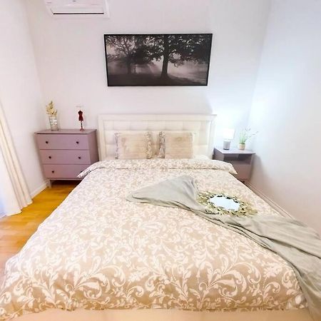 Old Town Spacious Apartment Bucureşti Ngoại thất bức ảnh