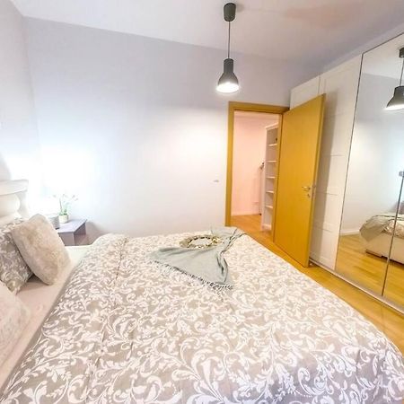 Old Town Spacious Apartment Bucureşti Ngoại thất bức ảnh