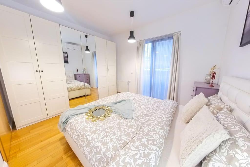 Old Town Spacious Apartment Bucureşti Ngoại thất bức ảnh