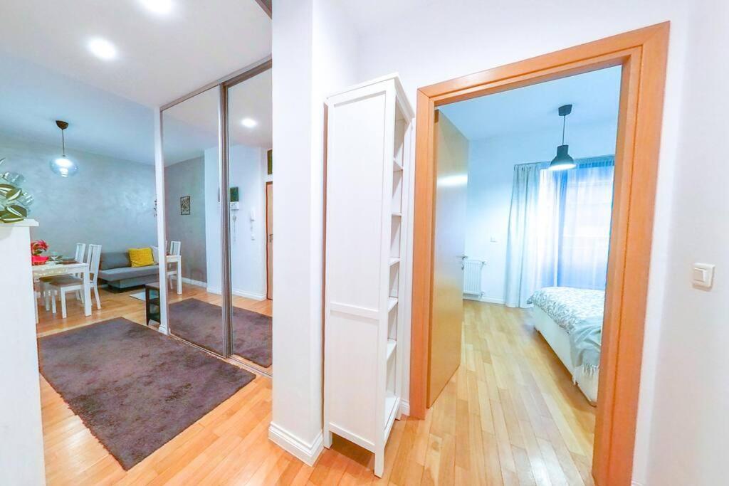 Old Town Spacious Apartment Bucureşti Ngoại thất bức ảnh