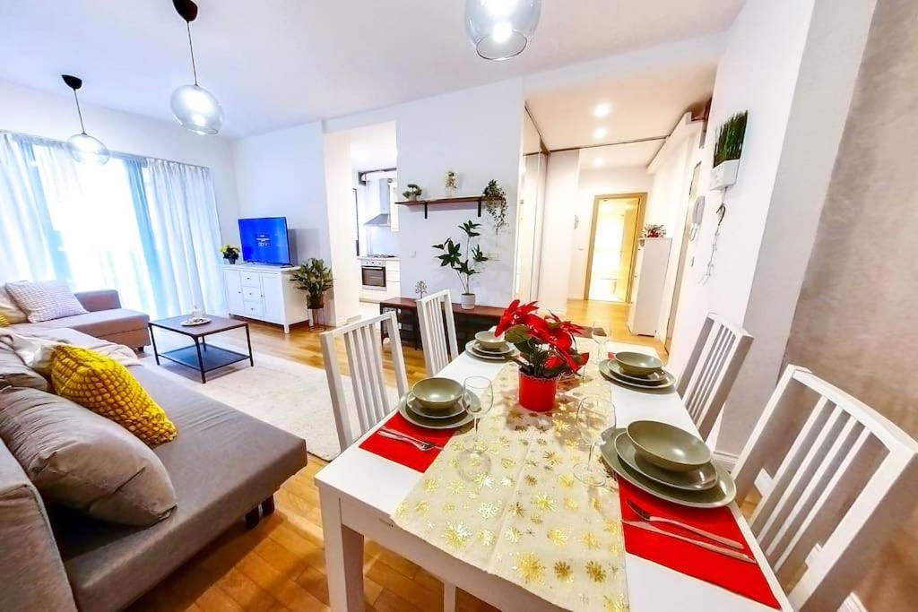 Old Town Spacious Apartment Bucureşti Ngoại thất bức ảnh